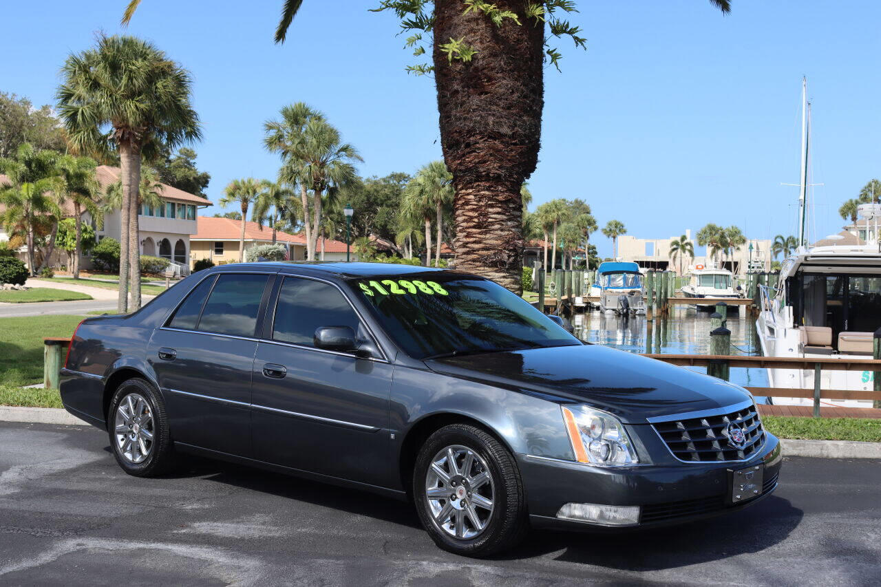  2010 Cadillac DTS Premium Collection 4dr Sedan 